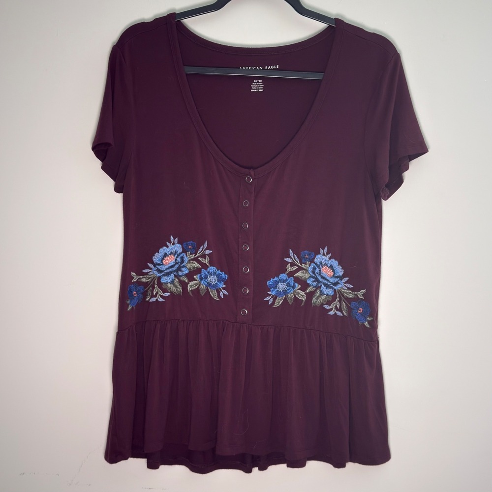 American Eagle Soft & Sexy Burgundy Floral Embroidered Babydoll Henley Top S